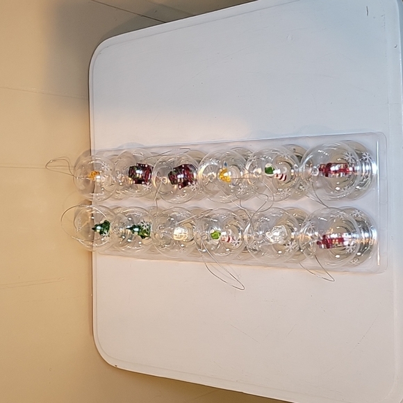 Acrylic Light Up Christmas Globe Ornments - Picture 1 of 8